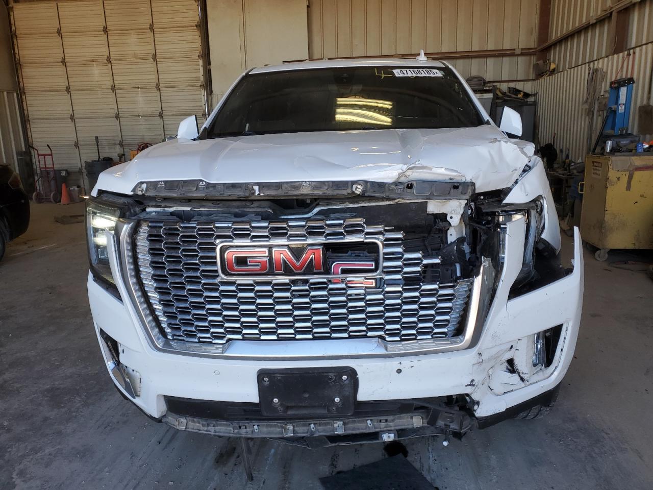 2022 GMC Yukon - Image 5