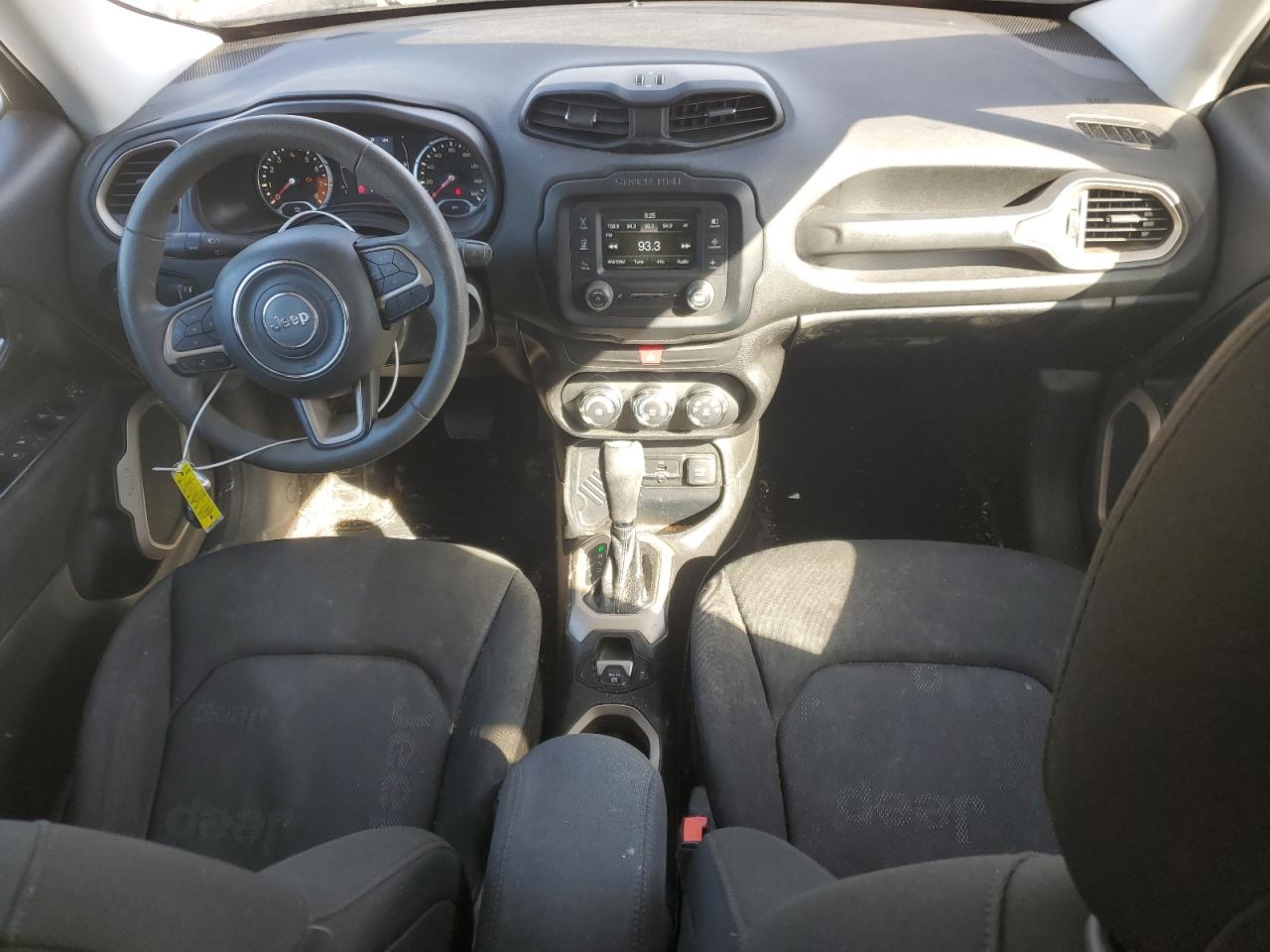 2017 Jeep Renegade - Image 8