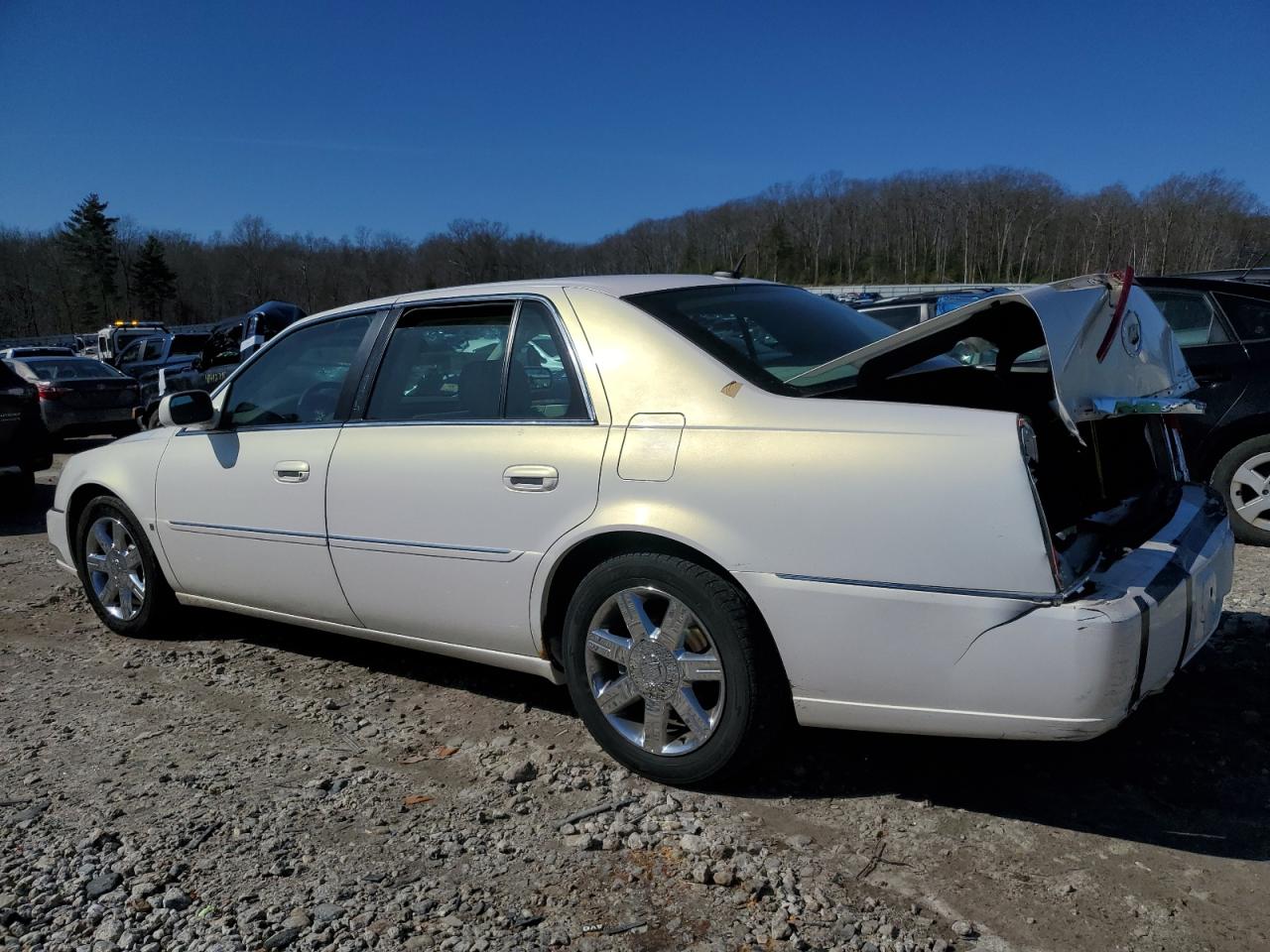 2006 Cadillac DTS - Image 2