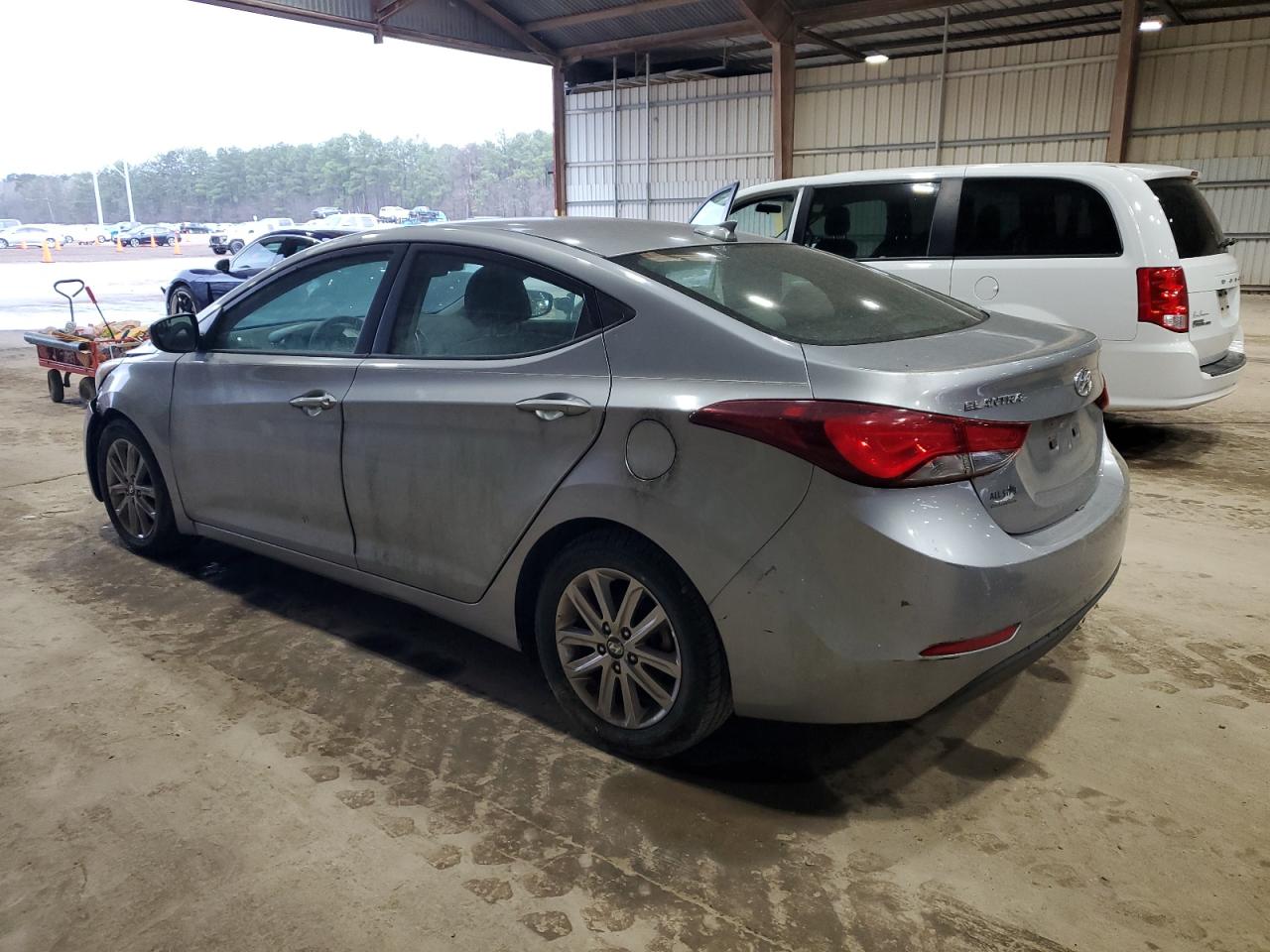2016 Hyundai Elantra - Image 2