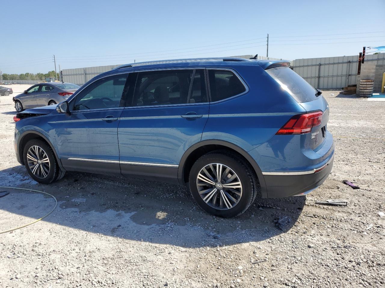2018 Volkswagen Tiguan - Image 2