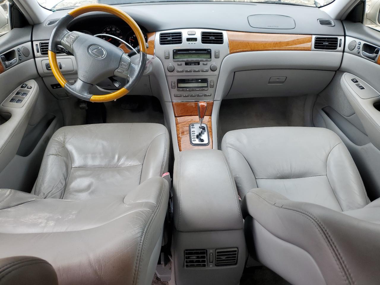 2005 Lexus ES - Image 8
