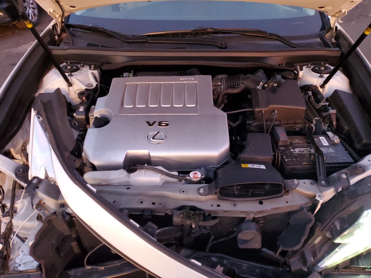 2017 Lexus ES - Image 11