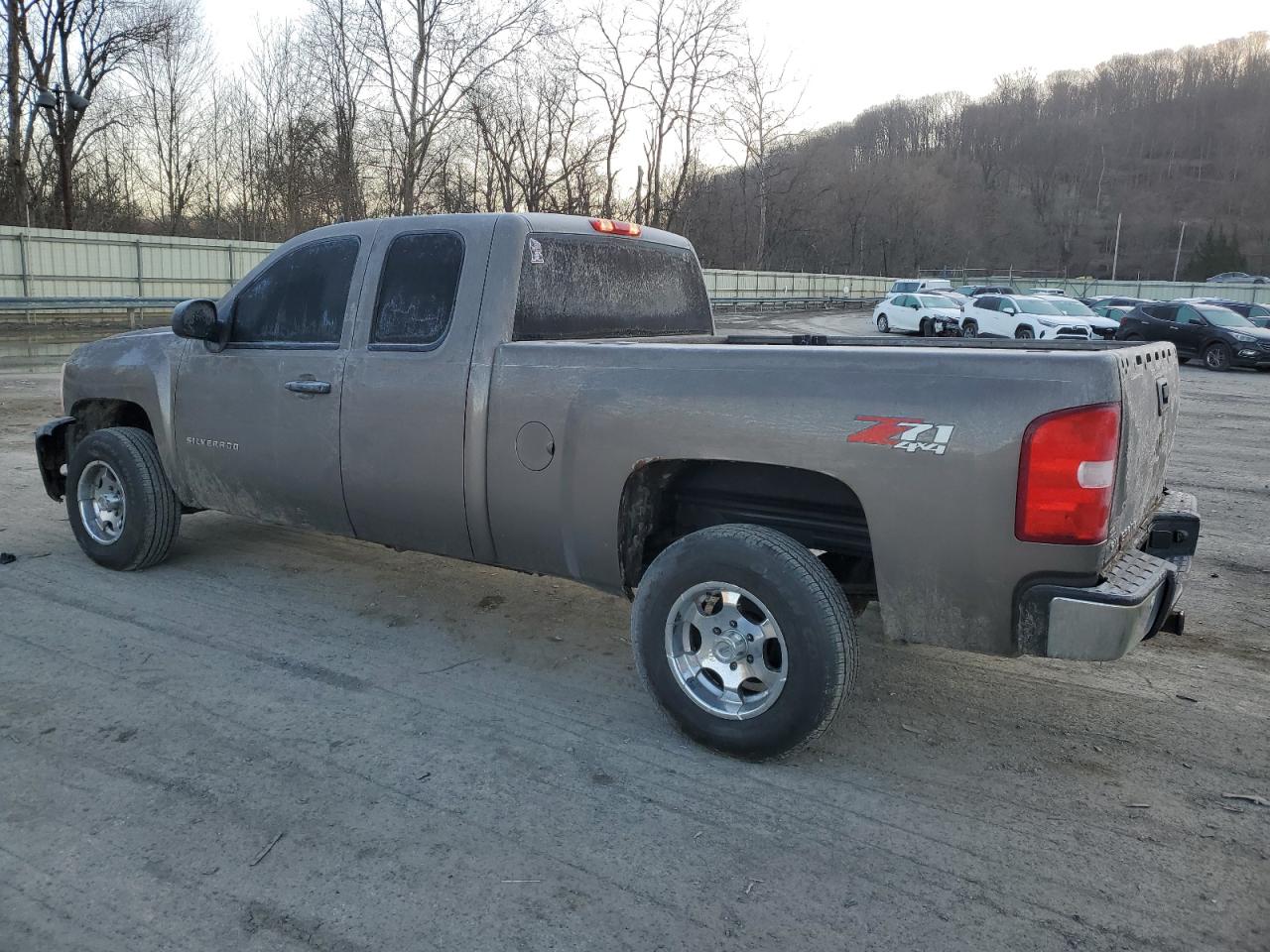 2013 Chevrolet Silverado - Image 2