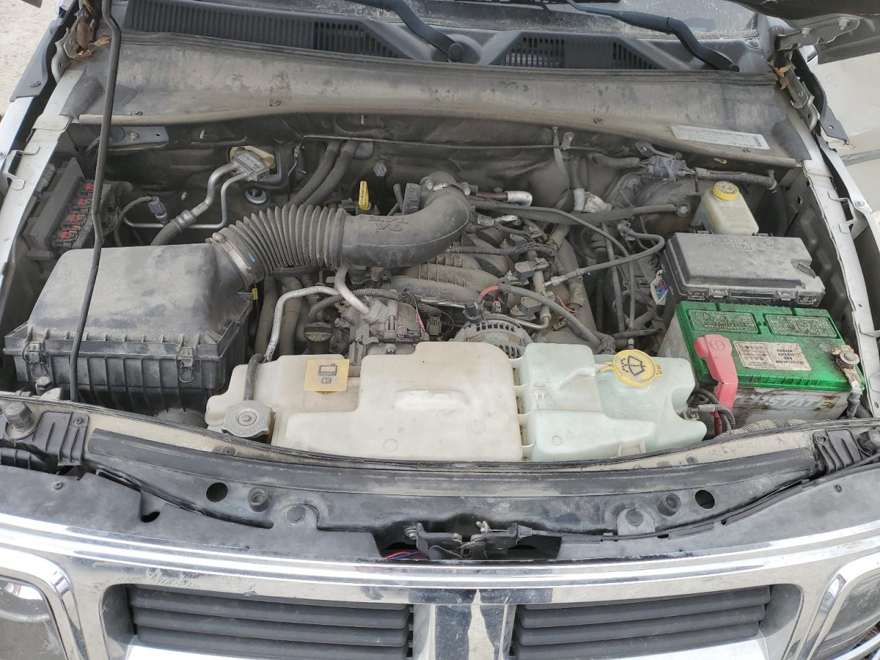 2008 Dodge Nitro - Image 12