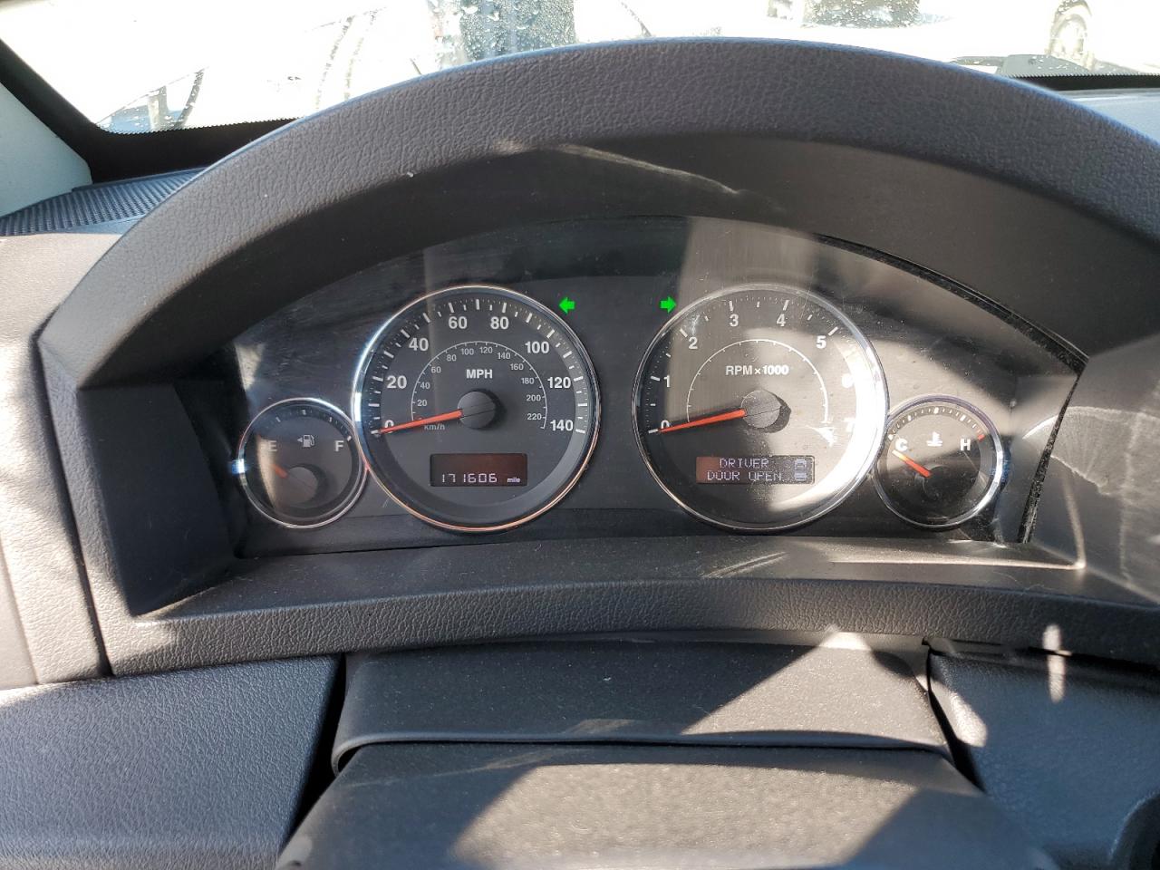 2008 Jeep Grand Cherokee - Image 9
