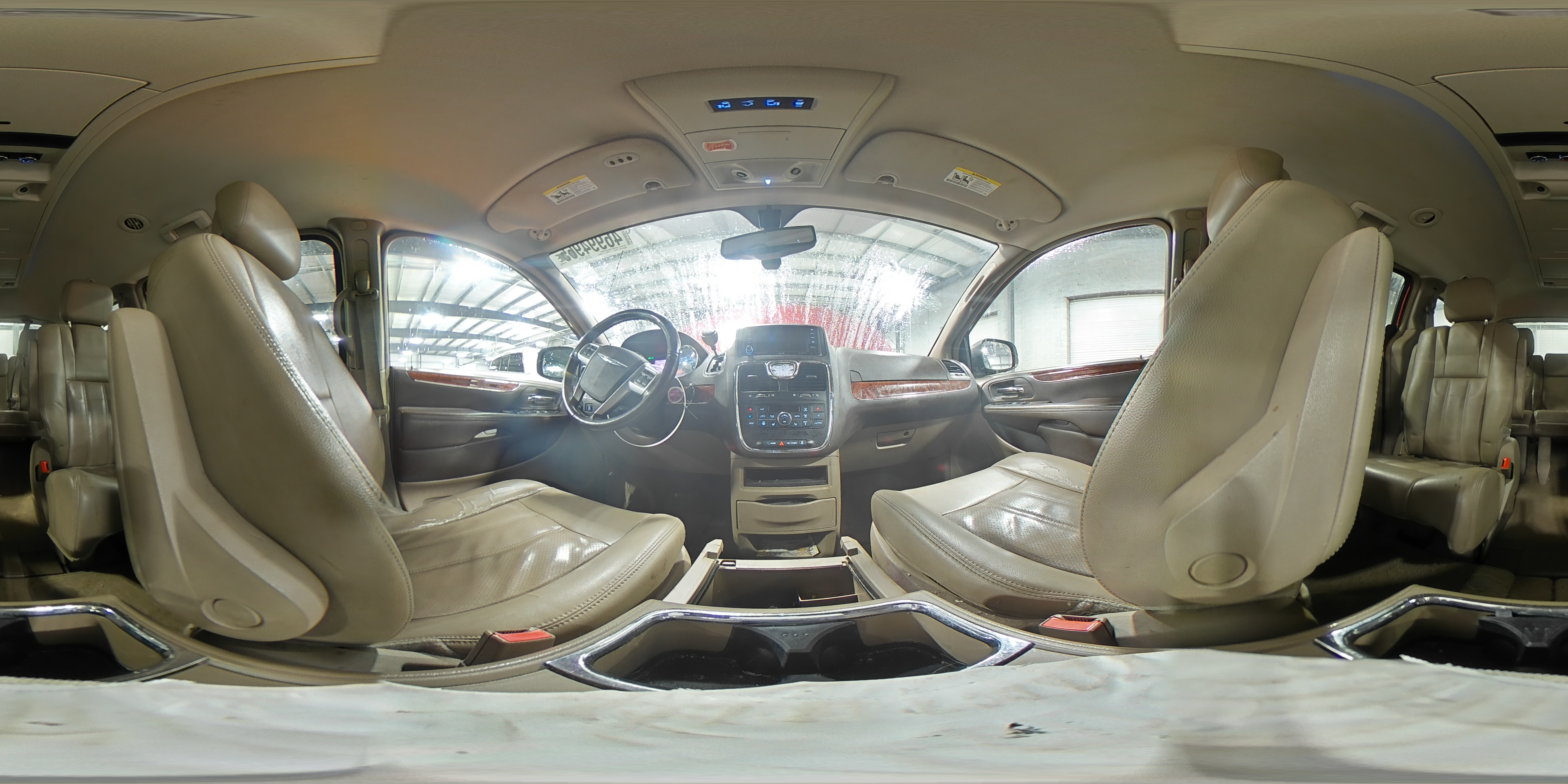 2013 Chrysler Town & Country - Image 15