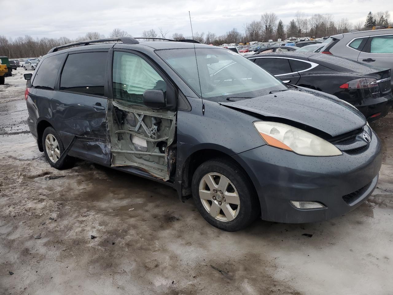 2009 Toyota Sienna - Image 4