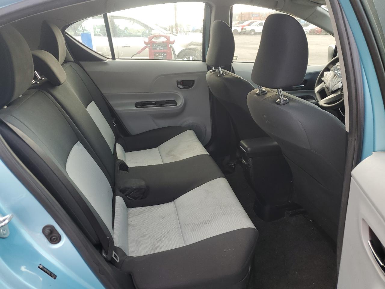 2014 Toyota Prius C VIN: JTDKDTB33E1060281 Lot: 51103925