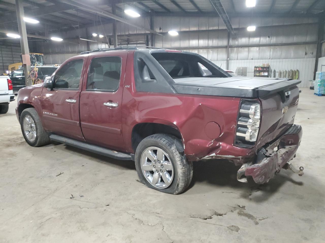 2008 Chevrolet Avalanche - Image 2