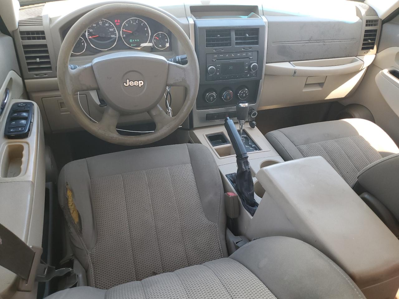 2010 Jeep Liberty (North America) - Image 8