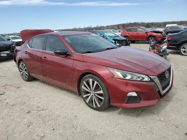  NISSAN ALTIMA 2019 Красный