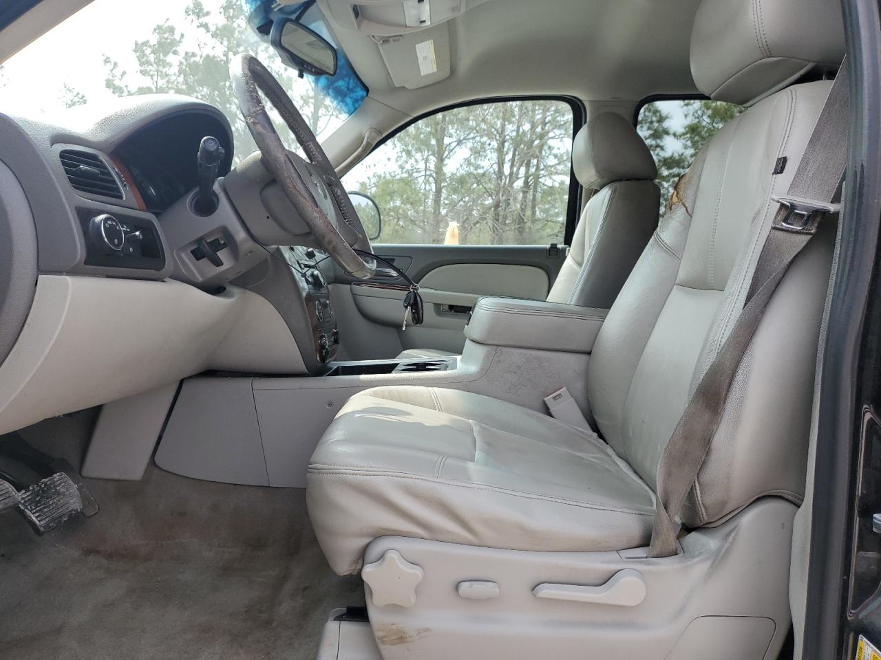 2013 Chevrolet Suburban - Image 7