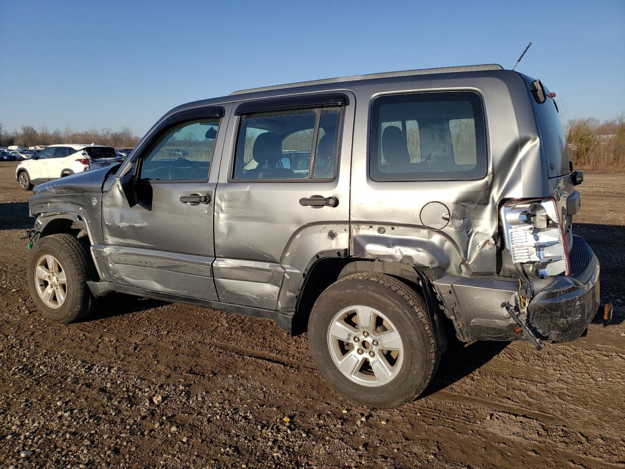 2012 Jeep Liberty (North America) - Image 2