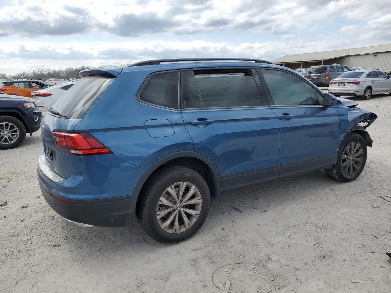 2019 Volkswagen Tiguan - Image 3