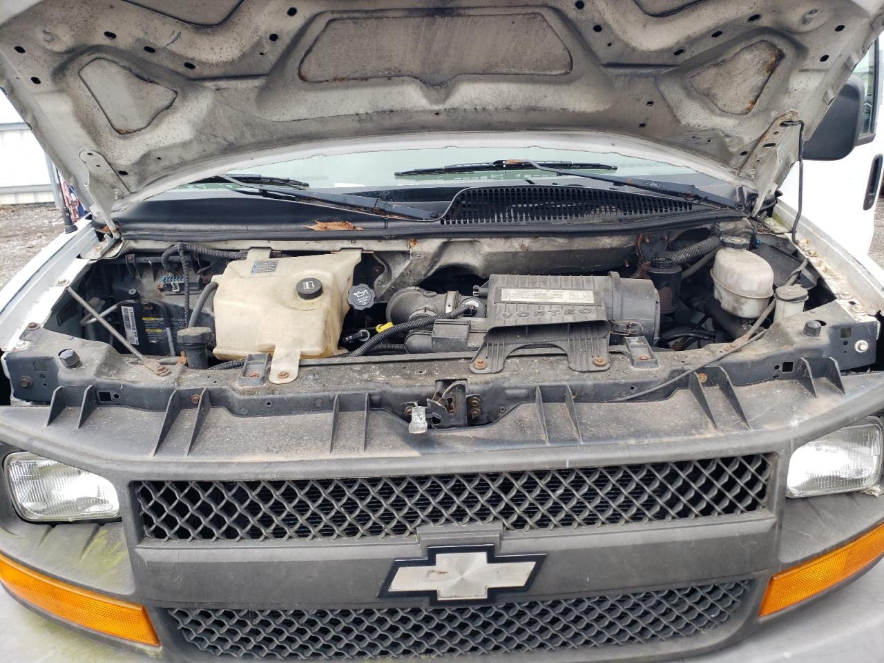 2006 Chevrolet Express - Image 12