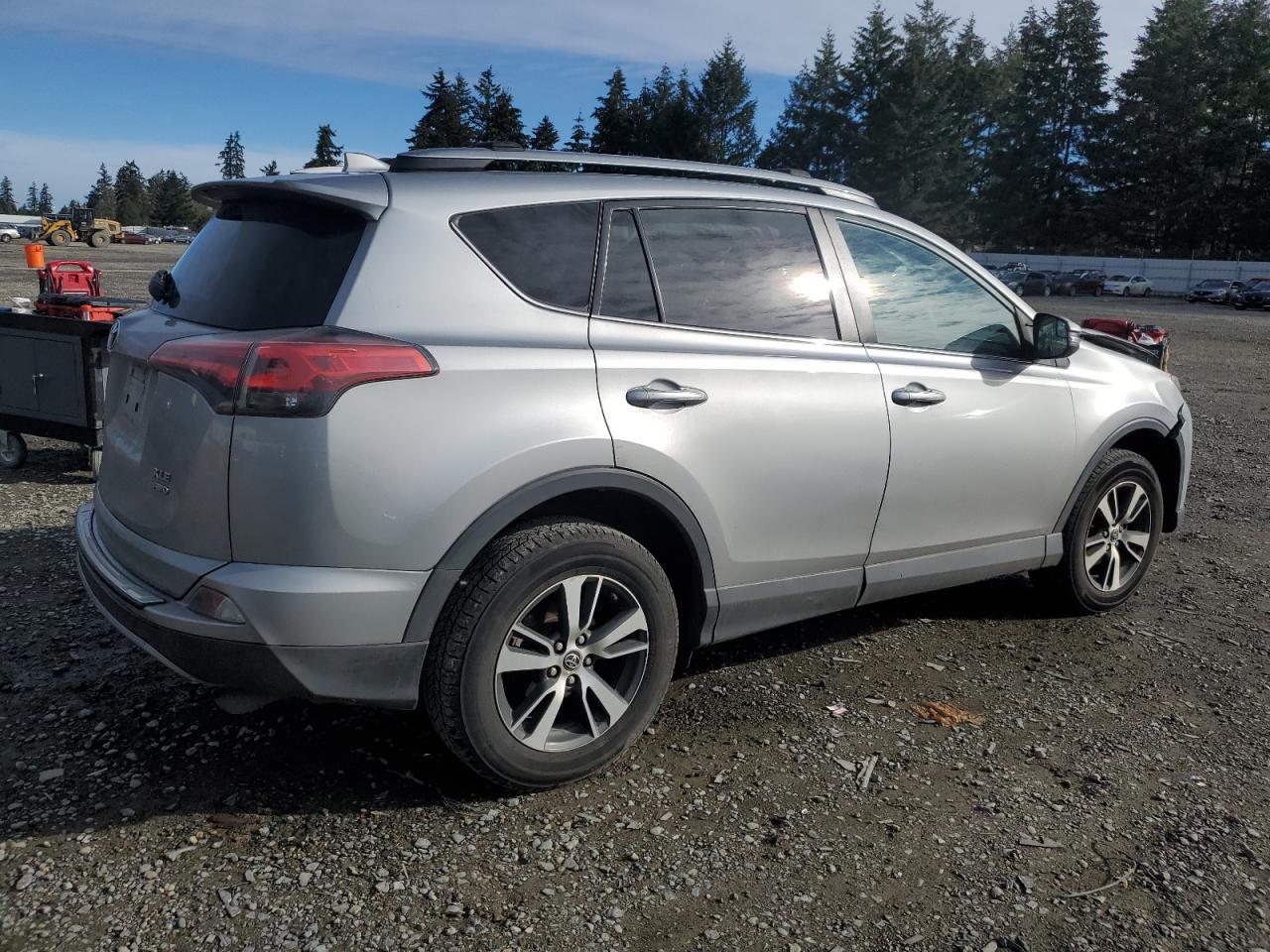 2018 Toyota RAV 4 - Image 3