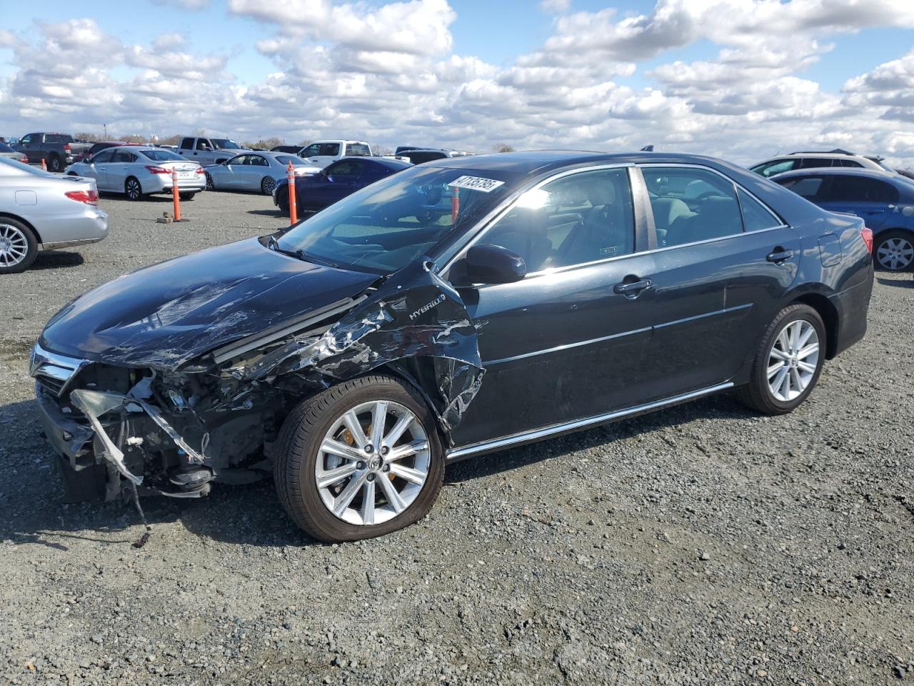 2013 Toyota Camry Hybrid na sprzedaż w Antelope, CA - All Over