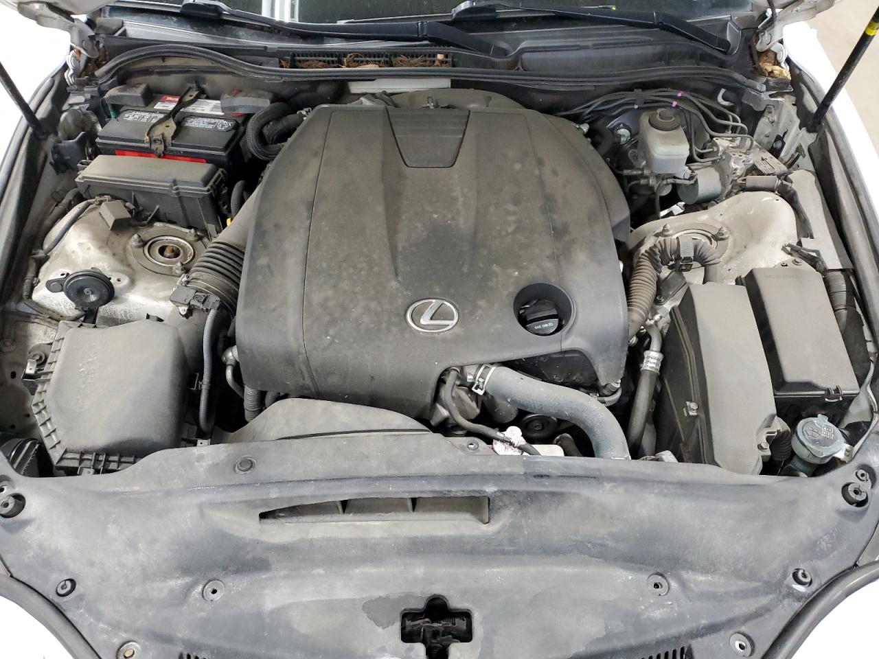 2015 Lexus IS - Image 12