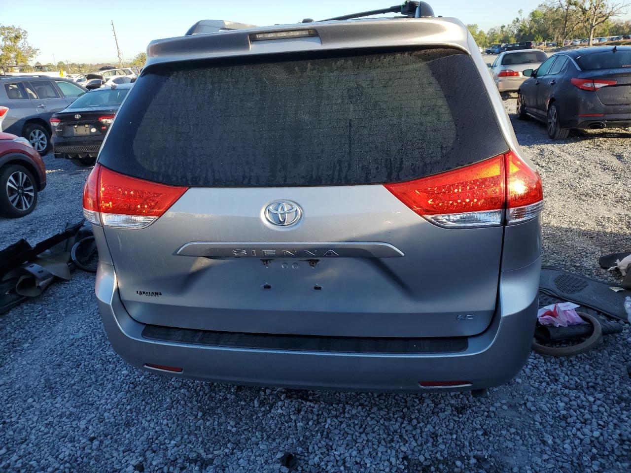 2011 Toyota Sienna - Image 6