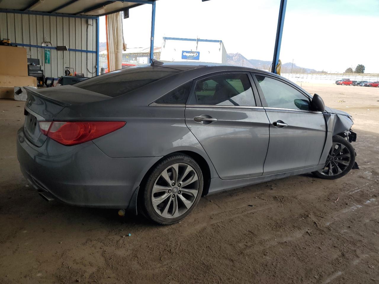 2013 Hyundai Sonata - Image 3