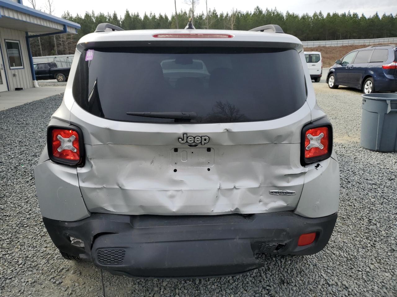 2016 Jeep Renegade - Image 6