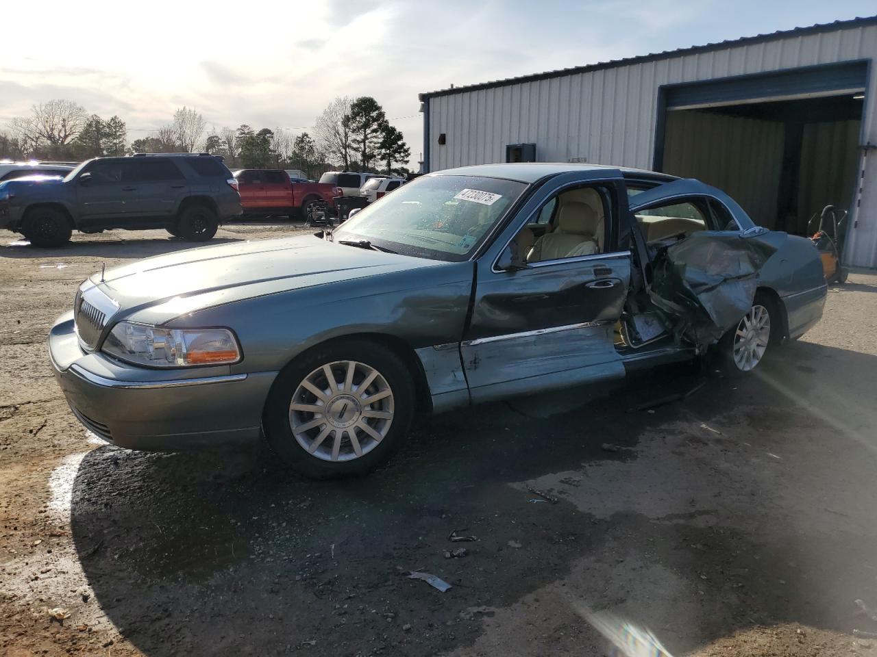 Shreveport, LA에서 판매 중인 2006 Lincoln Town Car Signature - Side