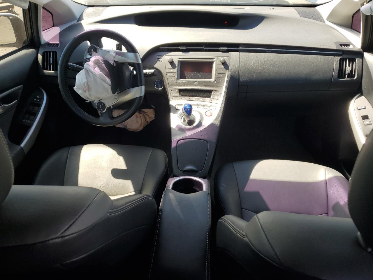 2015 Toyota Prius - Image 8