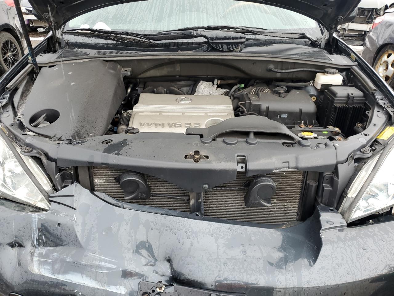 2005 Lexus RX - Image 12