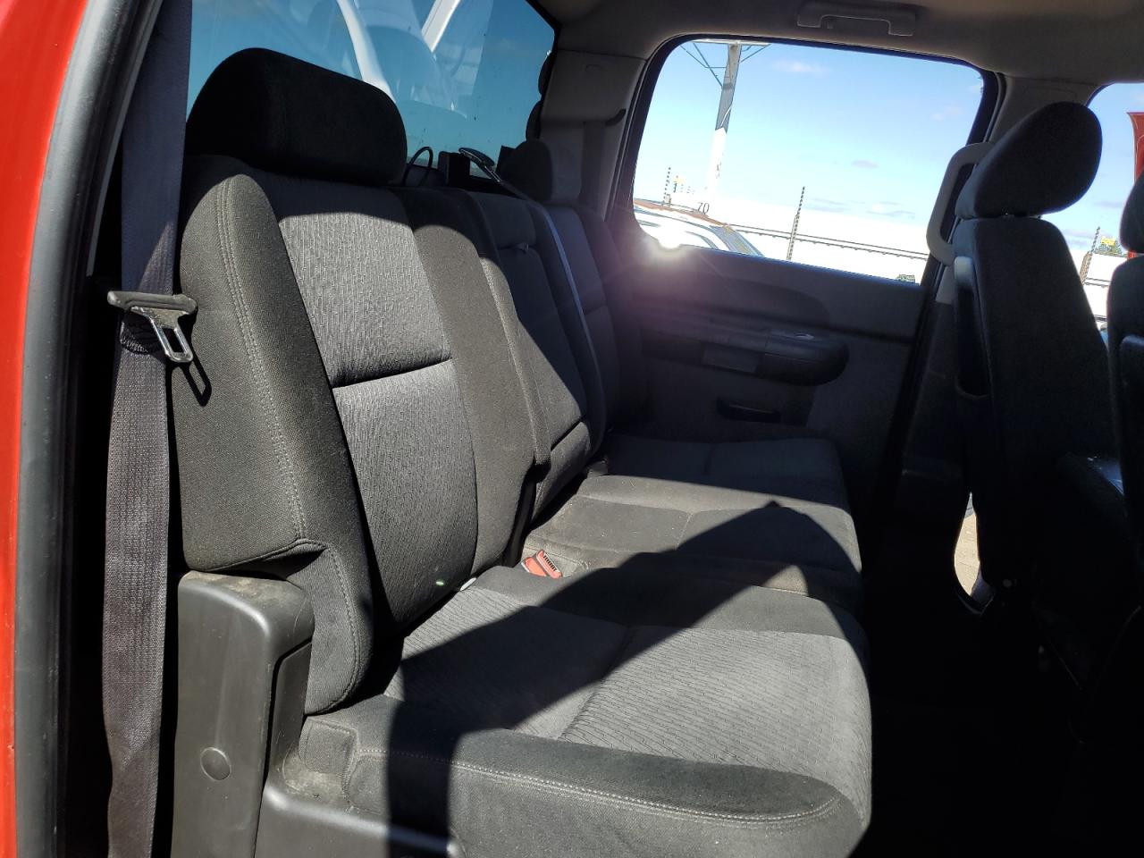 2011 Chevrolet Silverado - Image 10