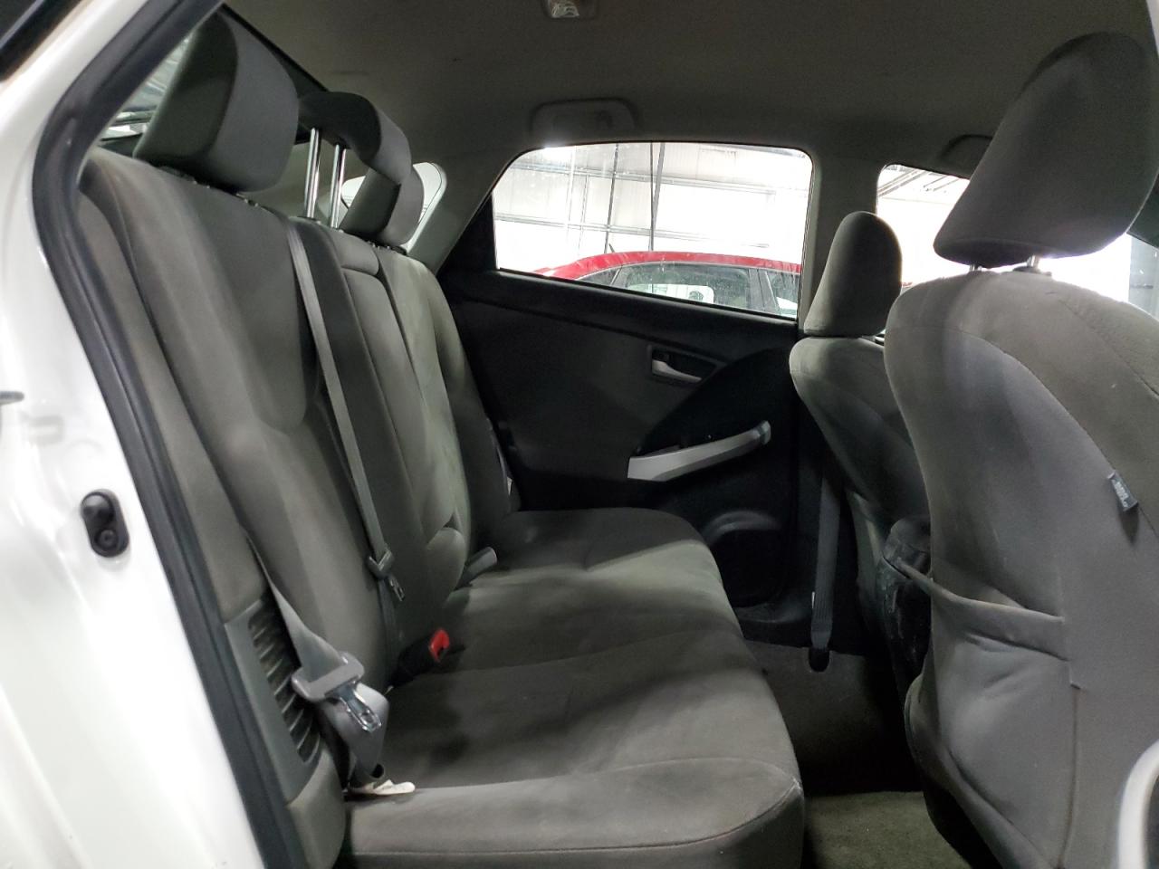 2013 Toyota Prius - Image 11