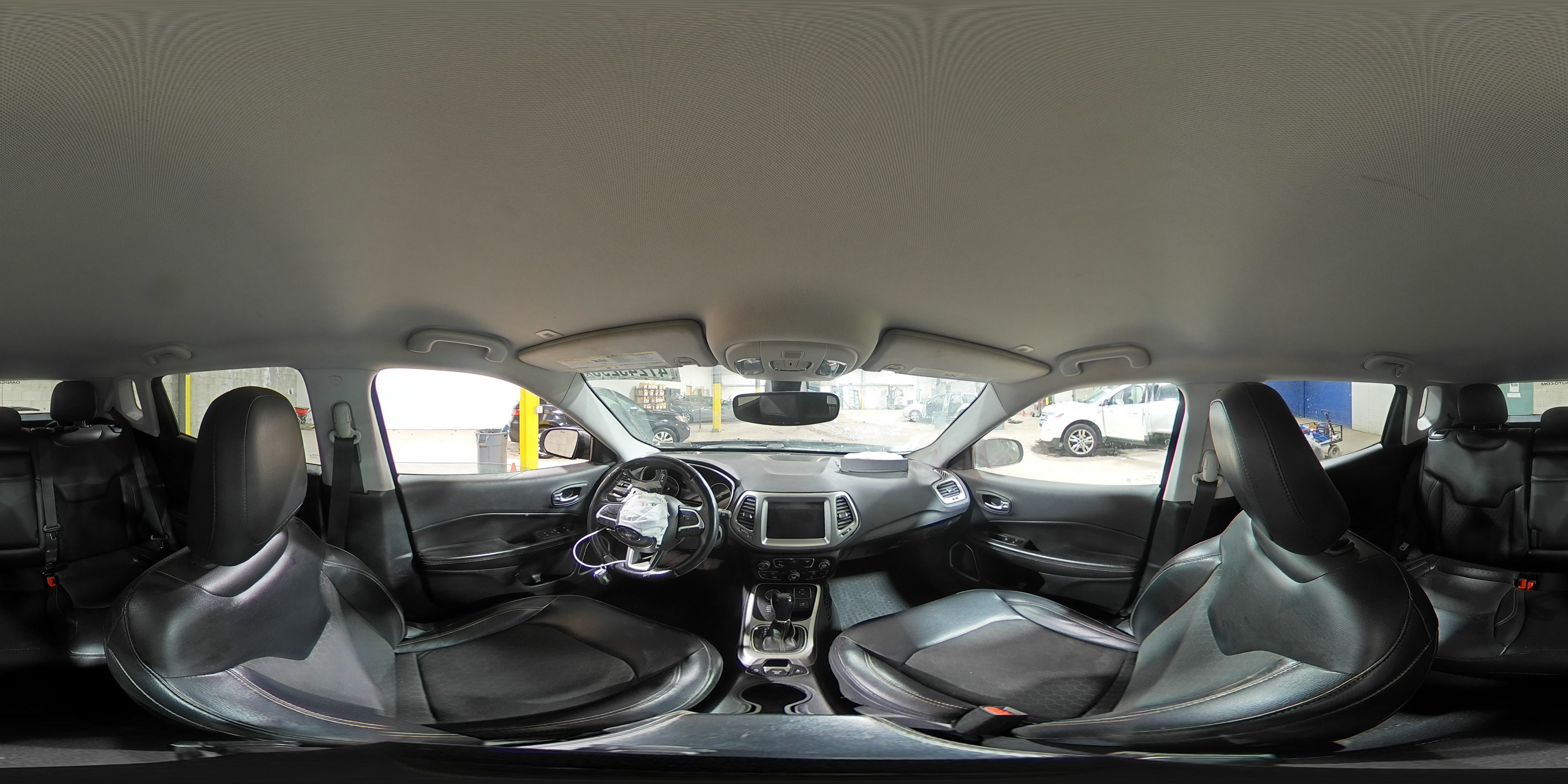 2018 Jeep Compass - Image 16
