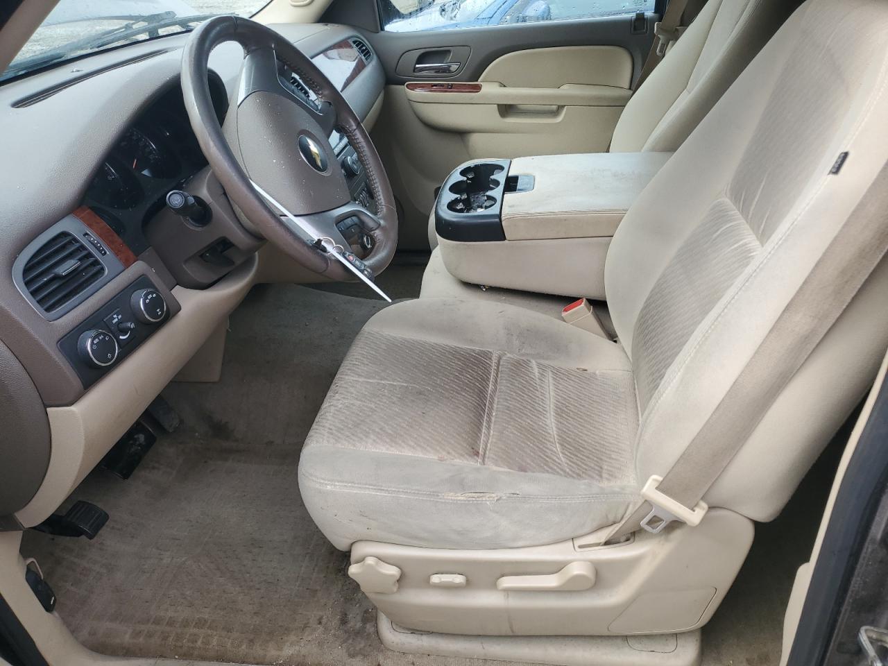 2011 Chevrolet Suburban - Image 7