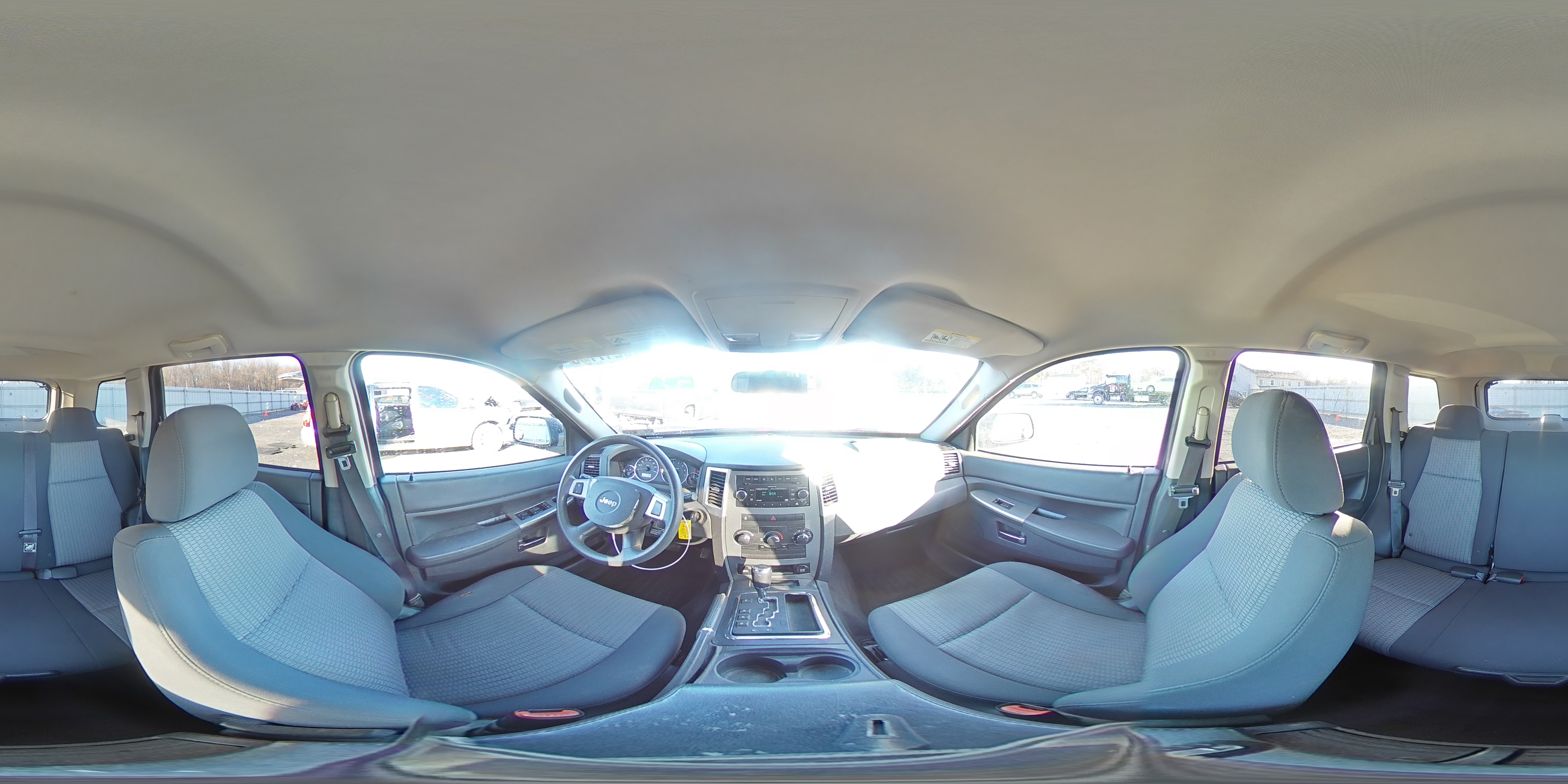2010 Jeep Grand Cherokee - Image 13