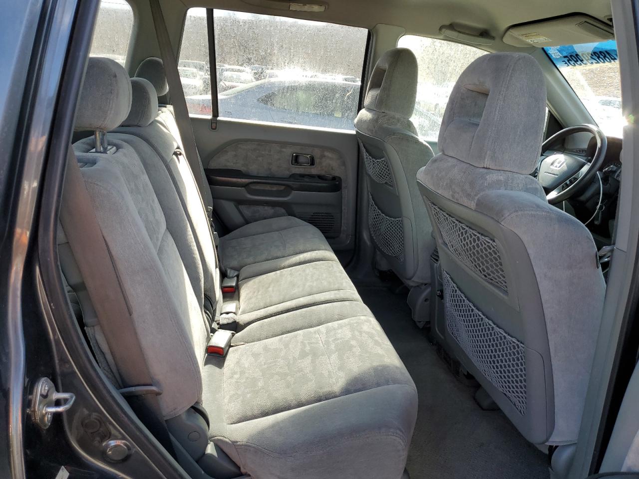 2004 Honda Pilot - Image 11