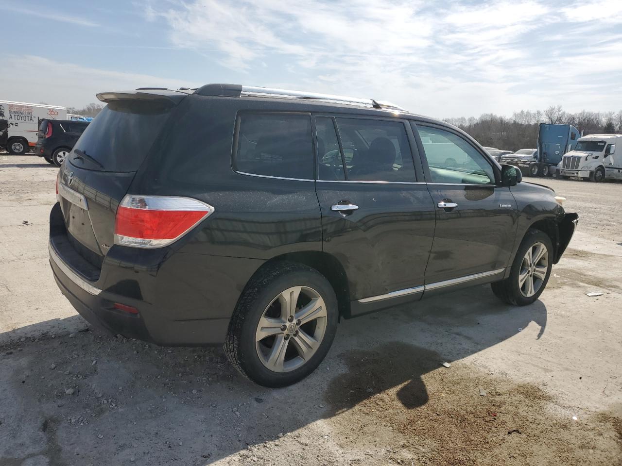 2013 Toyota Highlander - Image 3