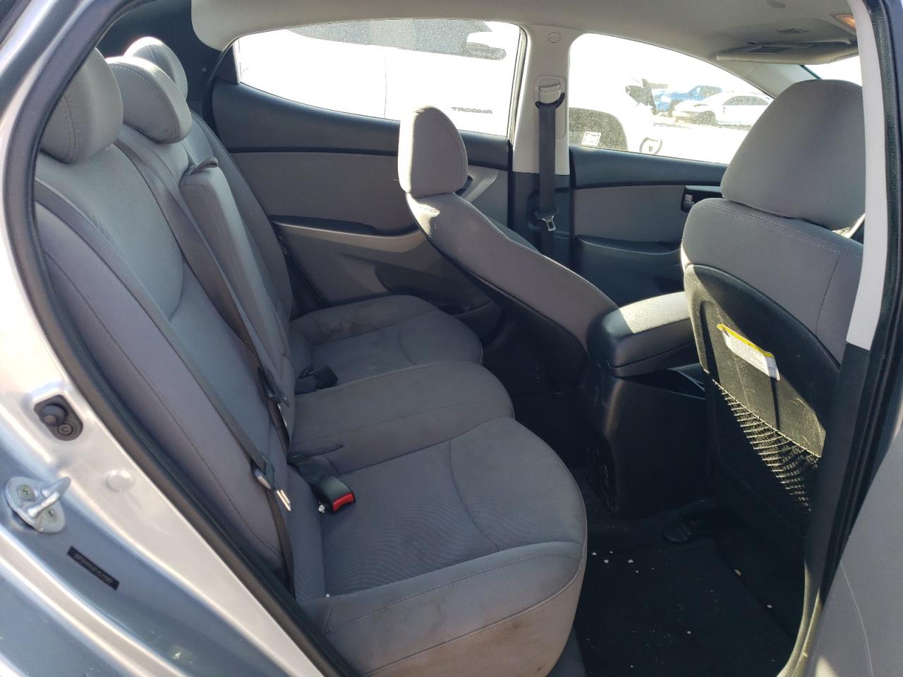 2015 Hyundai Elantra - Image 10
