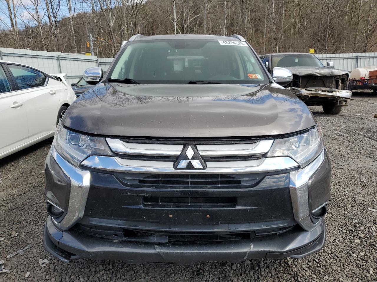 2016 Mitsubishi Outlander - Image 5