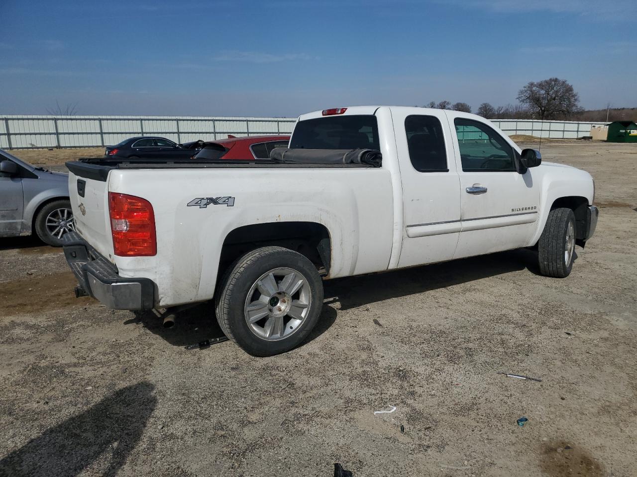 2012 Chevrolet Silverado - Image 3