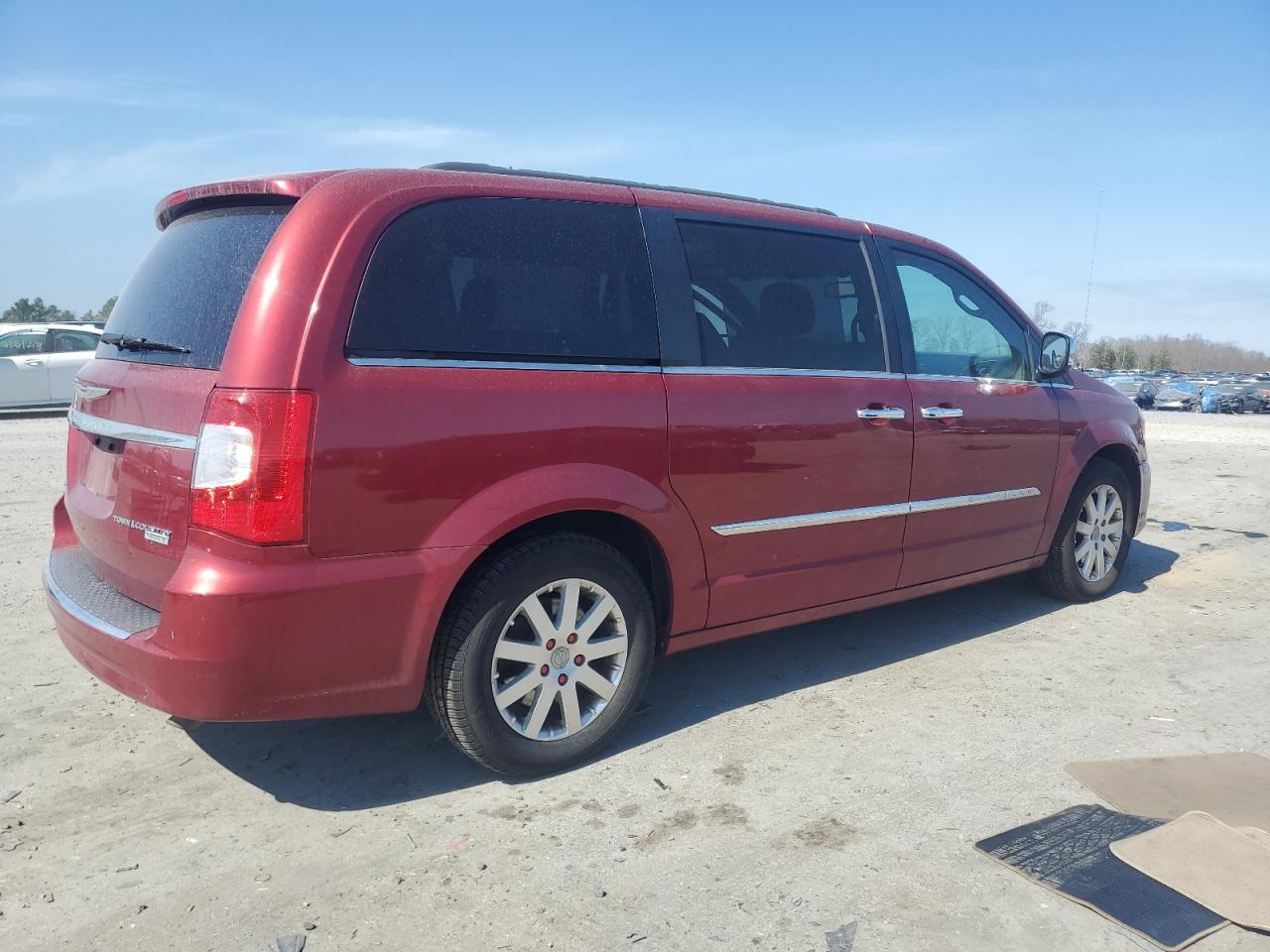 2012 Chrysler Town & Country - Image 3