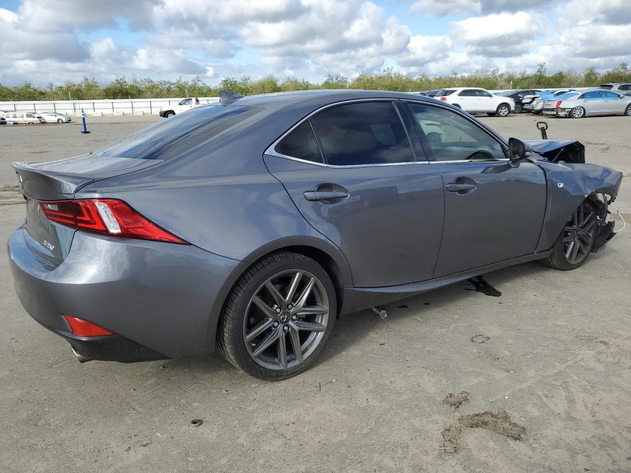 2015 Lexus IS - Image 3