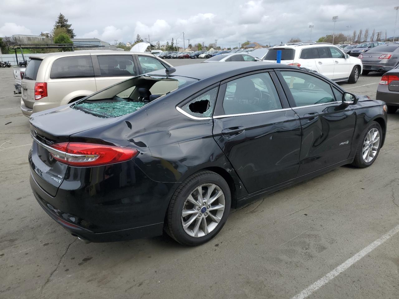 3FA6P0LU8HR374765 FORD FUSION 2017