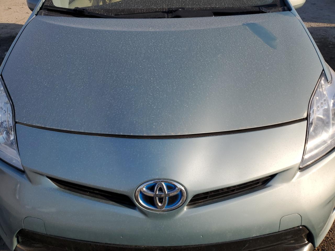 2012 Toyota Prius - Image 11