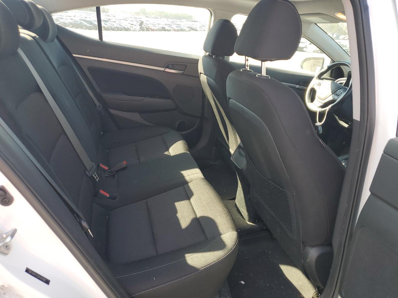 2018 Hyundai Elantra - Image 10