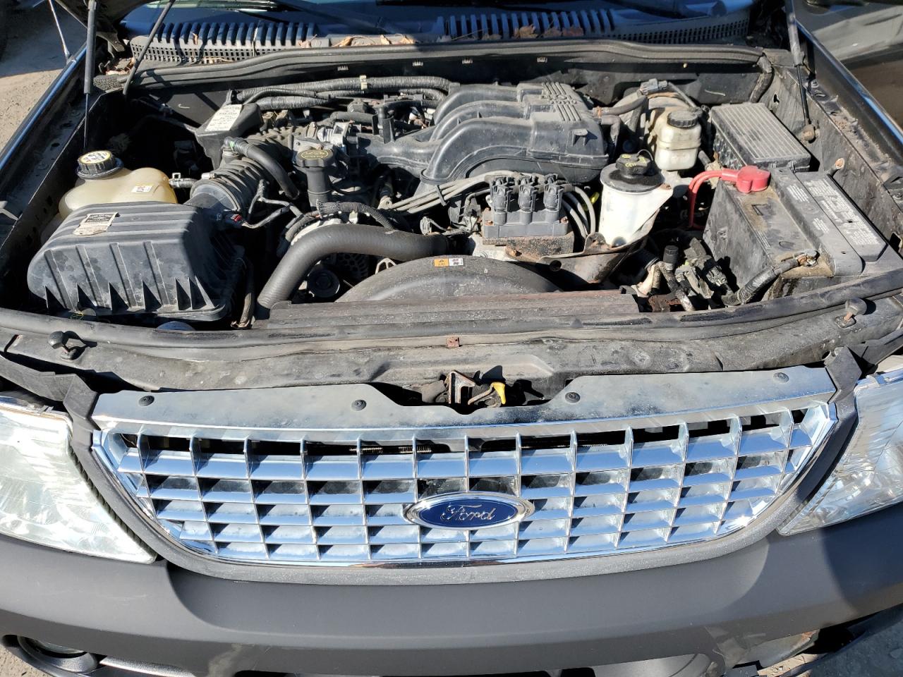 2005 Ford Explorer - Image 12