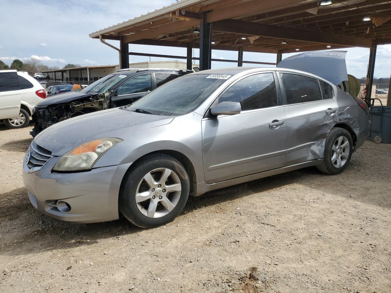 2009 Nissan Altima - Image 1