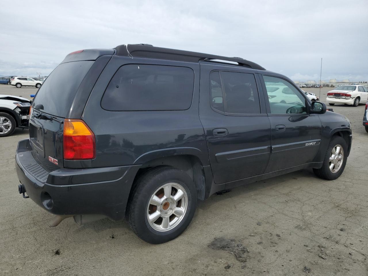 2004 GMC Envoy - Image 3