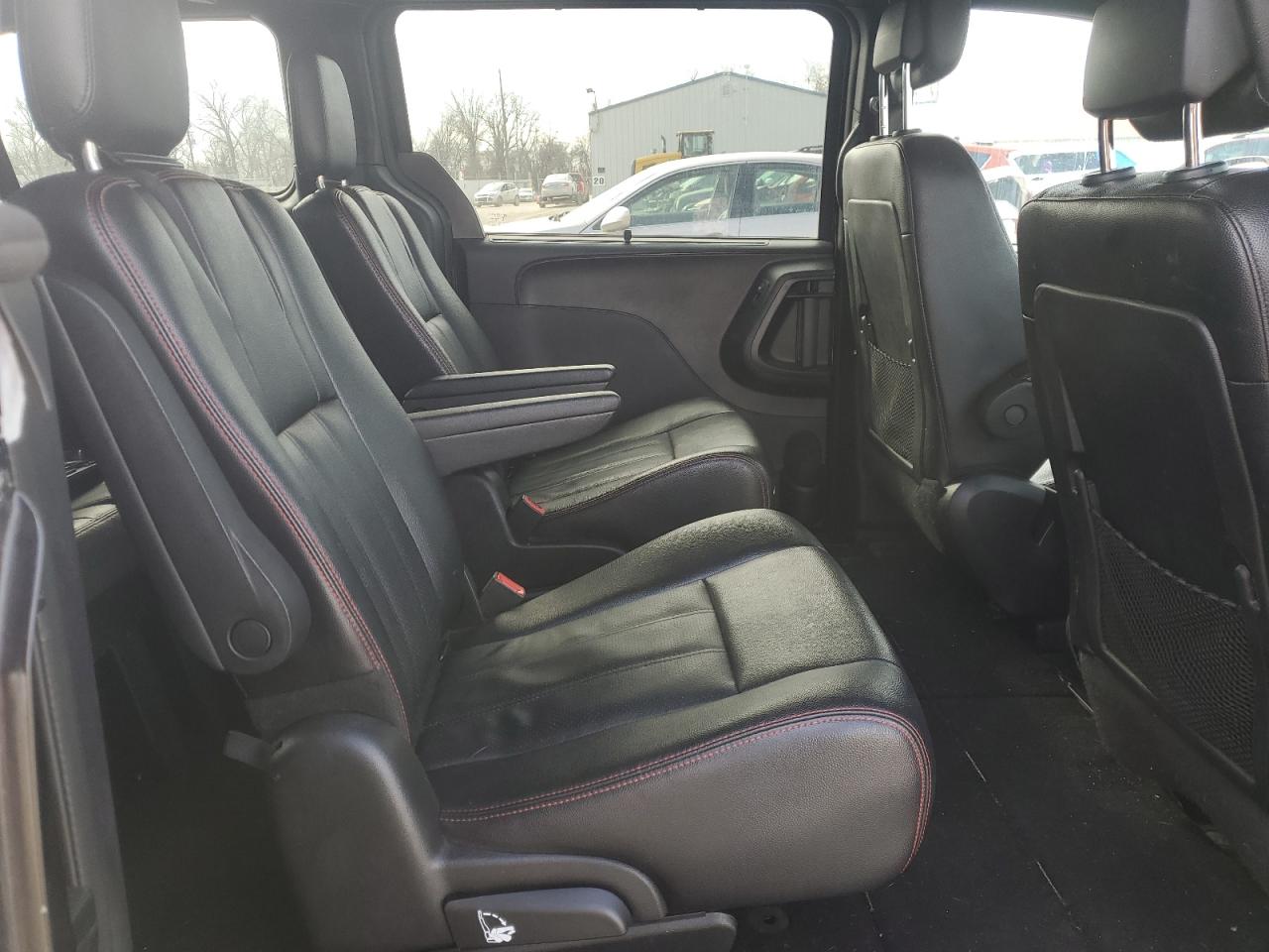 2019 Dodge Caravan - Image 11