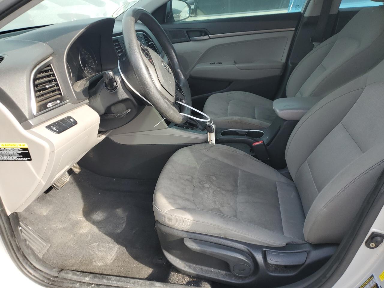 2017 Hyundai Elantra - Image 7