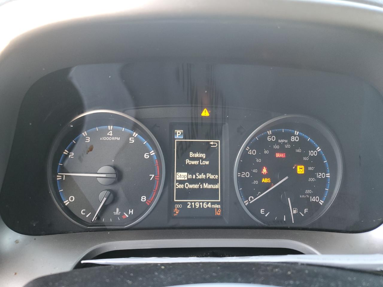 JTMZFREV5HJ136421 TOYOTA RAV4 2017
